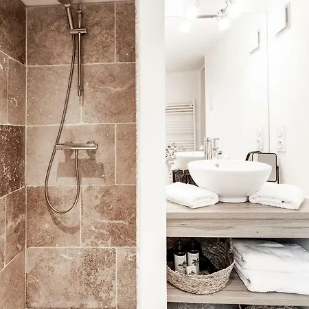 Au Coeur De La Apartment