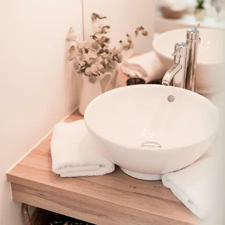 Au Coeur De La Apartment